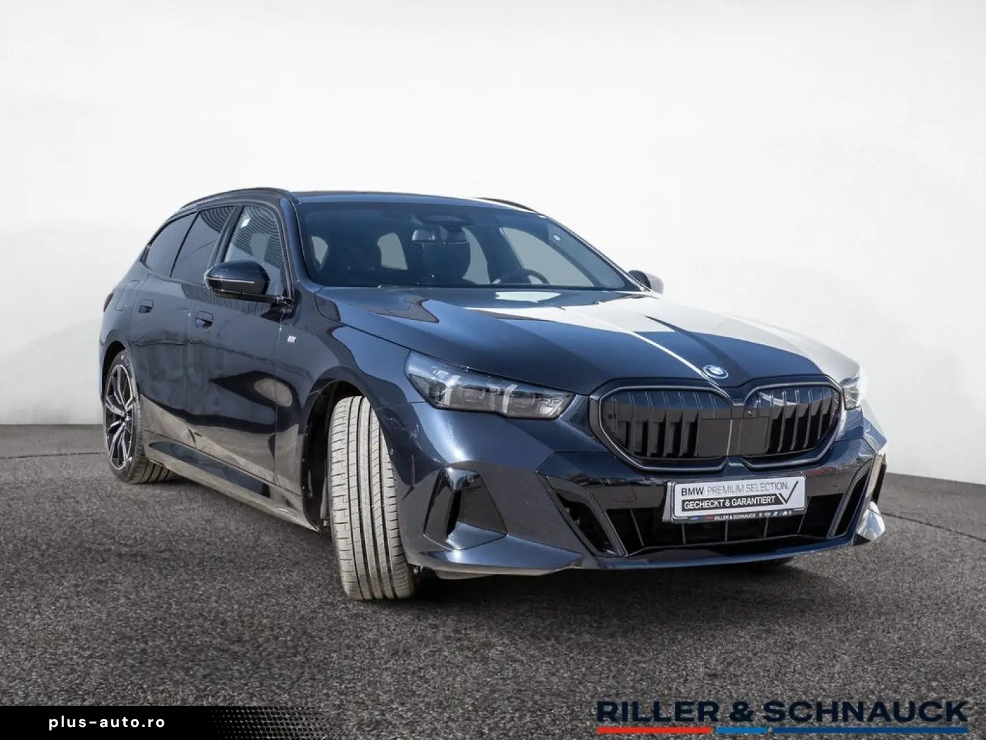 BMW 550e Touring xD M Sport Pro AHK PANO B&W HUD