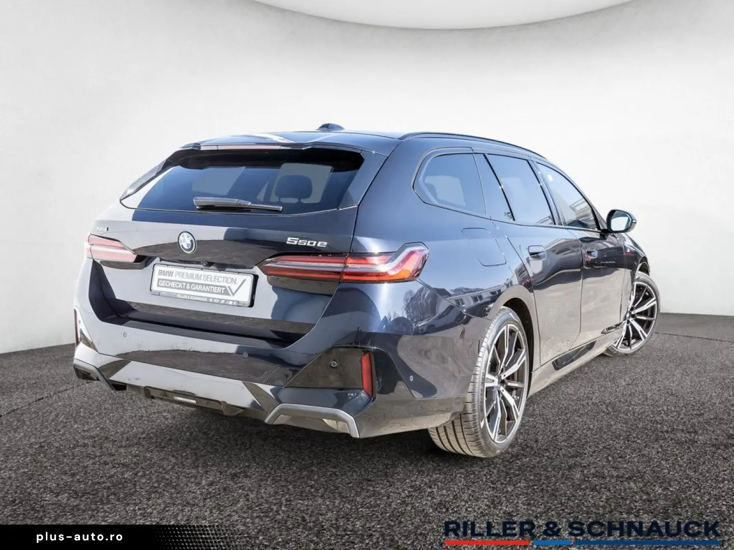 BMW 550e Touring xD M Sport Pro AHK PANO B&W HUD