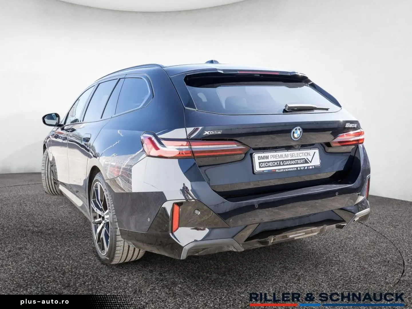 BMW 550e Touring xD M Sport Pro AHK PANO B&W HUD