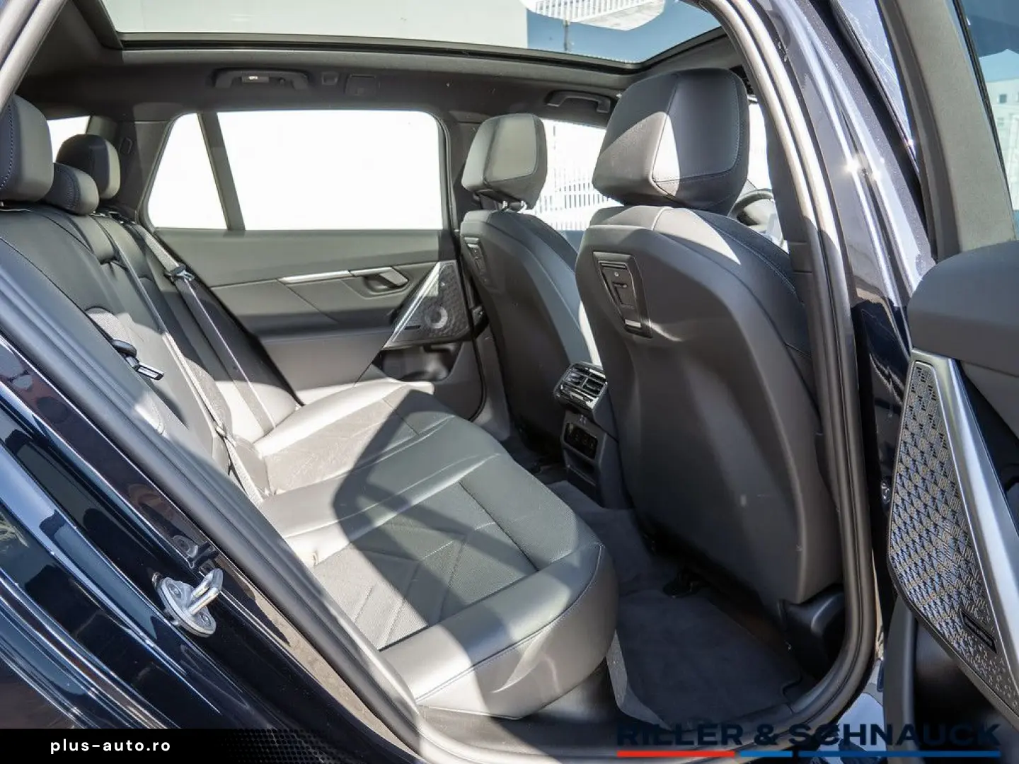BMW 550e Touring xD M Sport Pro AHK PANO B&W HUD