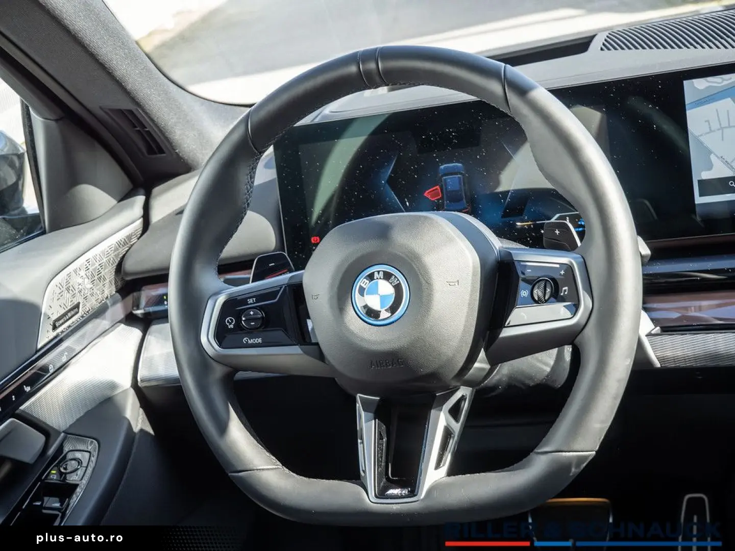 BMW 550e Touring xD M Sport Pro AHK PANO B&W HUD