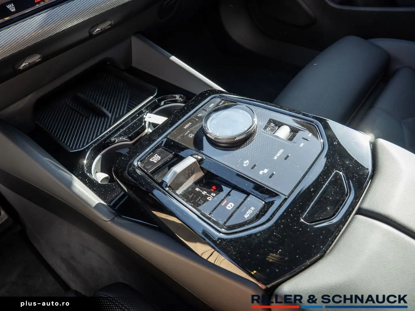 BMW 550e Touring xD M Sport Pro AHK PANO B&W HUD