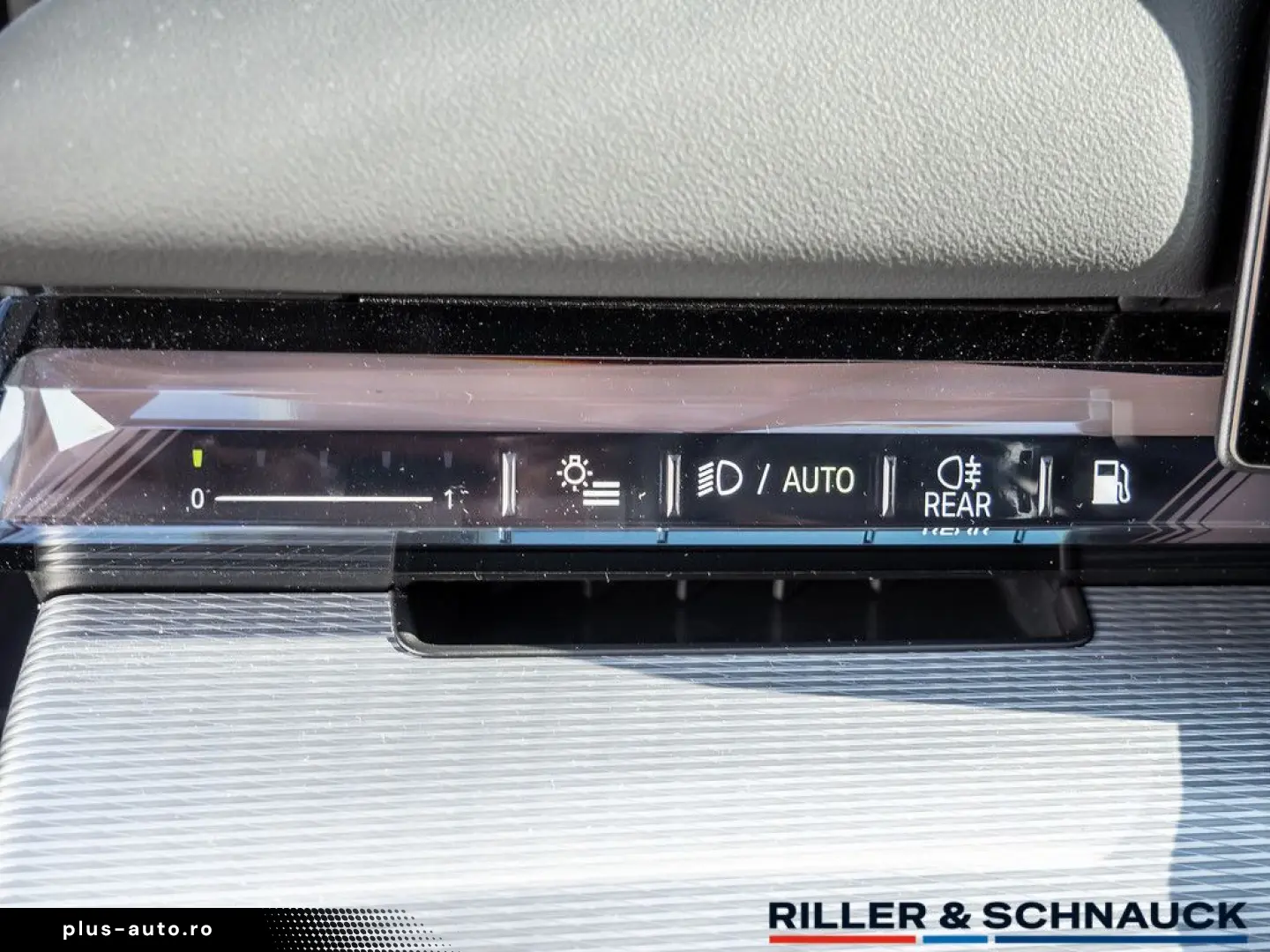 BMW 550e Touring xD M Sport Pro AHK PANO B&W HUD