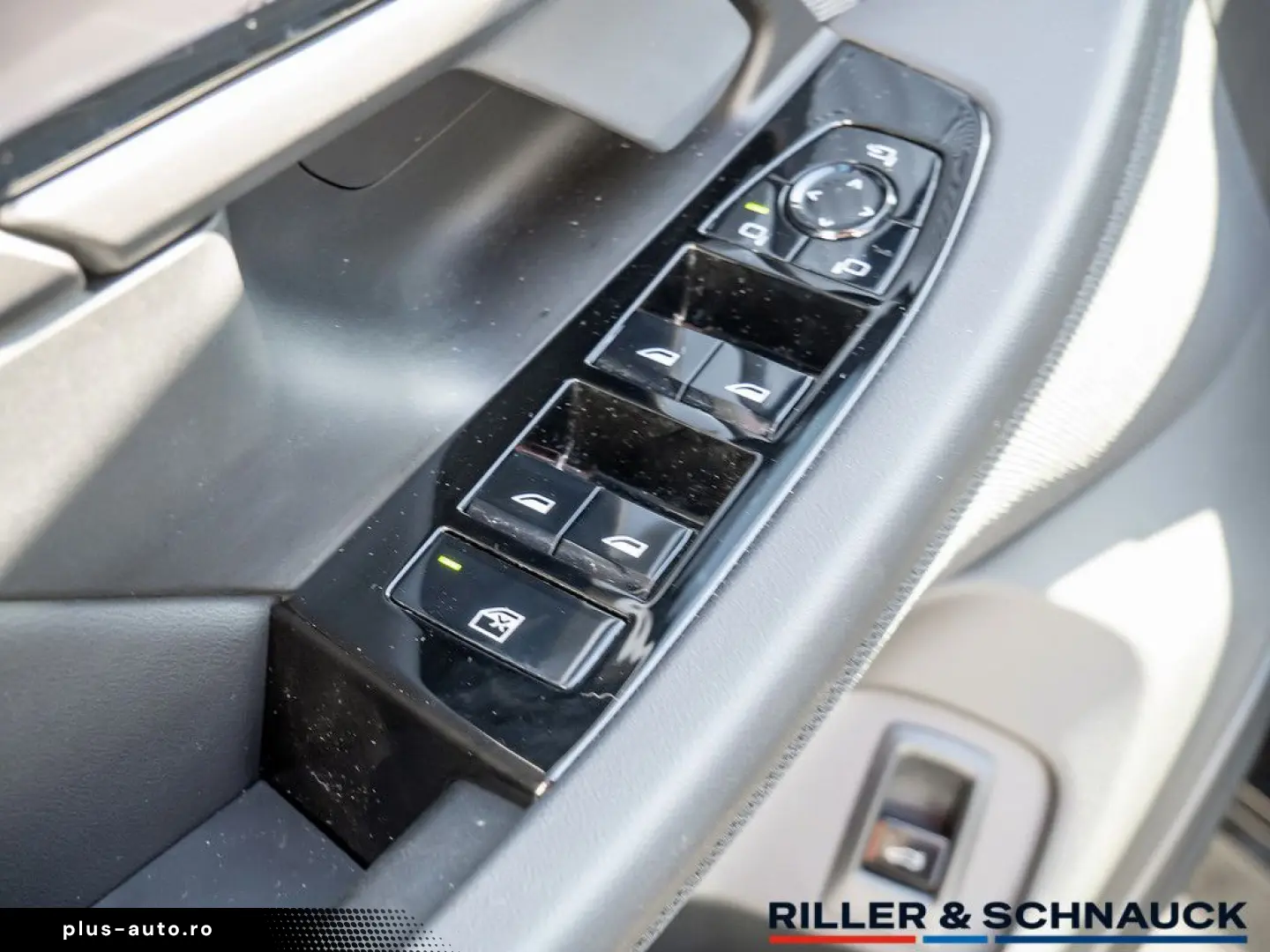 BMW 550e Touring xD M Sport Pro AHK PANO B&W HUD