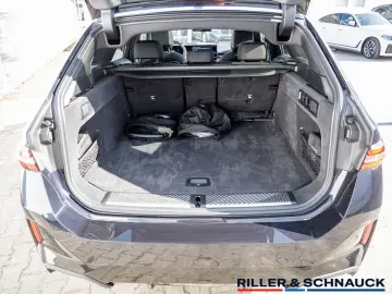 BMW 550e Touring xD M Sport Pro AHK PANO B&W HUD