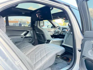 BMW M760e xDrive Two Tone Individual 3xTV SkyLounge