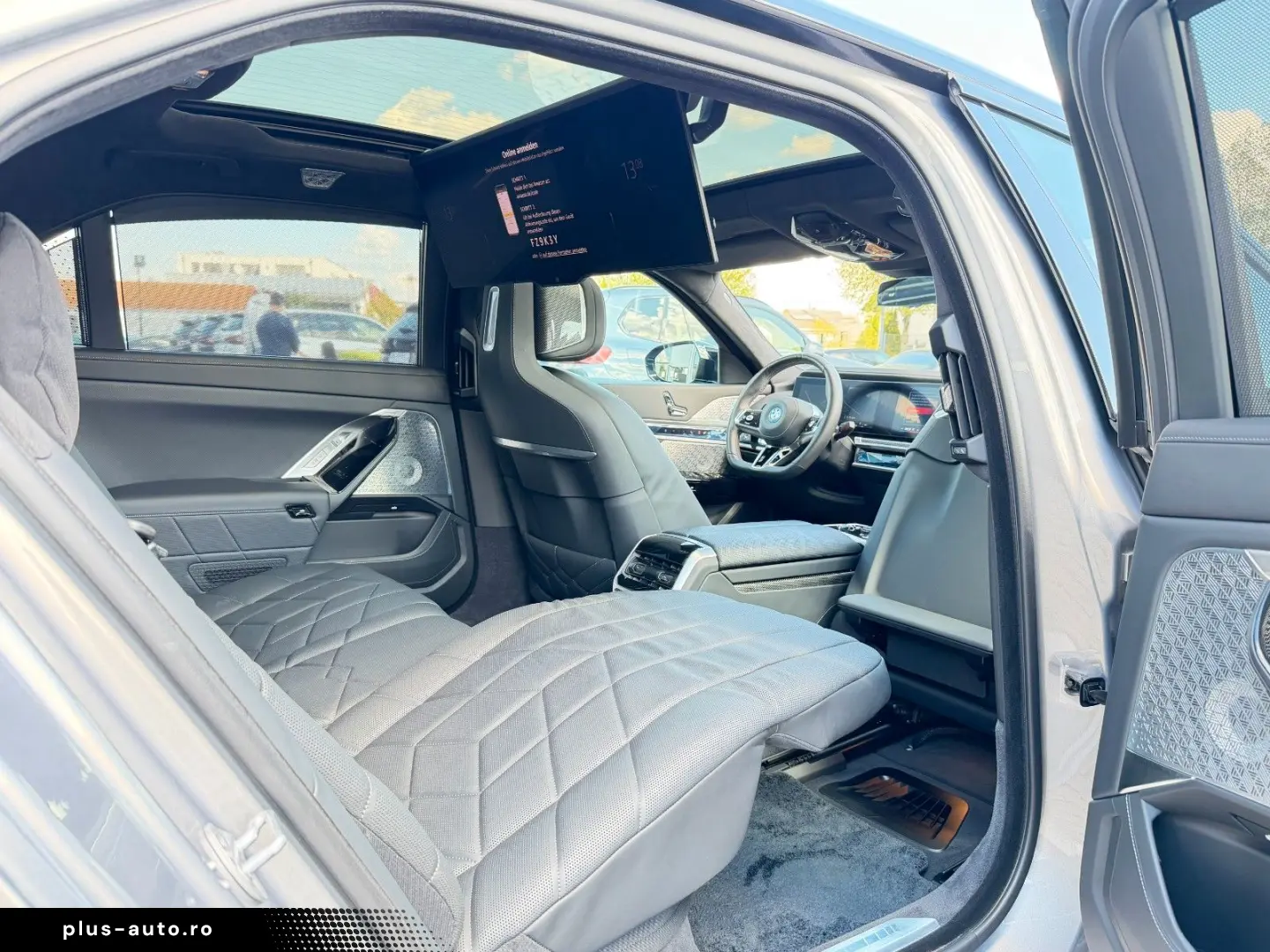 BMW M760e xDrive Two Tone Individual 3xTV SkyLounge
