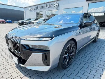 BMW M760e xDrive Two Tone Individual 3xTV SkyLounge