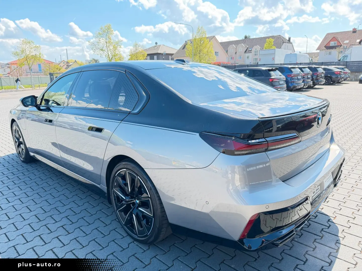 BMW M760e xDrive Two Tone Individual 3xTV SkyLounge