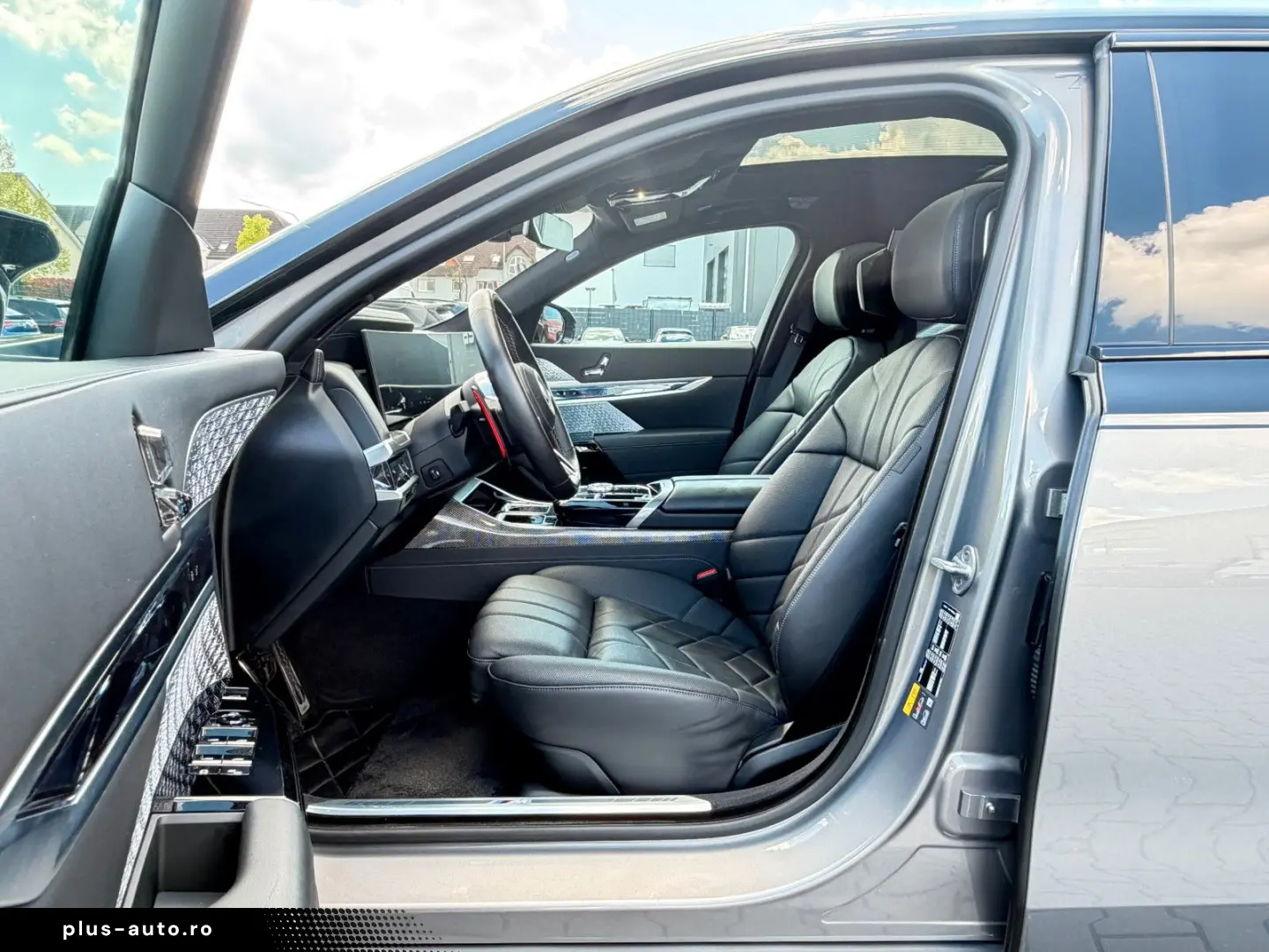 BMW M760e xDrive Two Tone Individual 3xTV SkyLounge