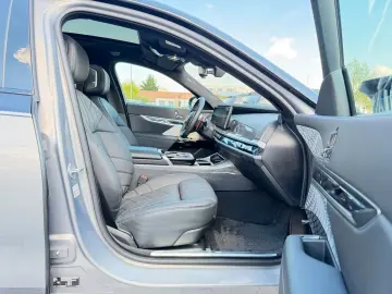 BMW M760e xDrive Two Tone Individual 3xTV SkyLounge