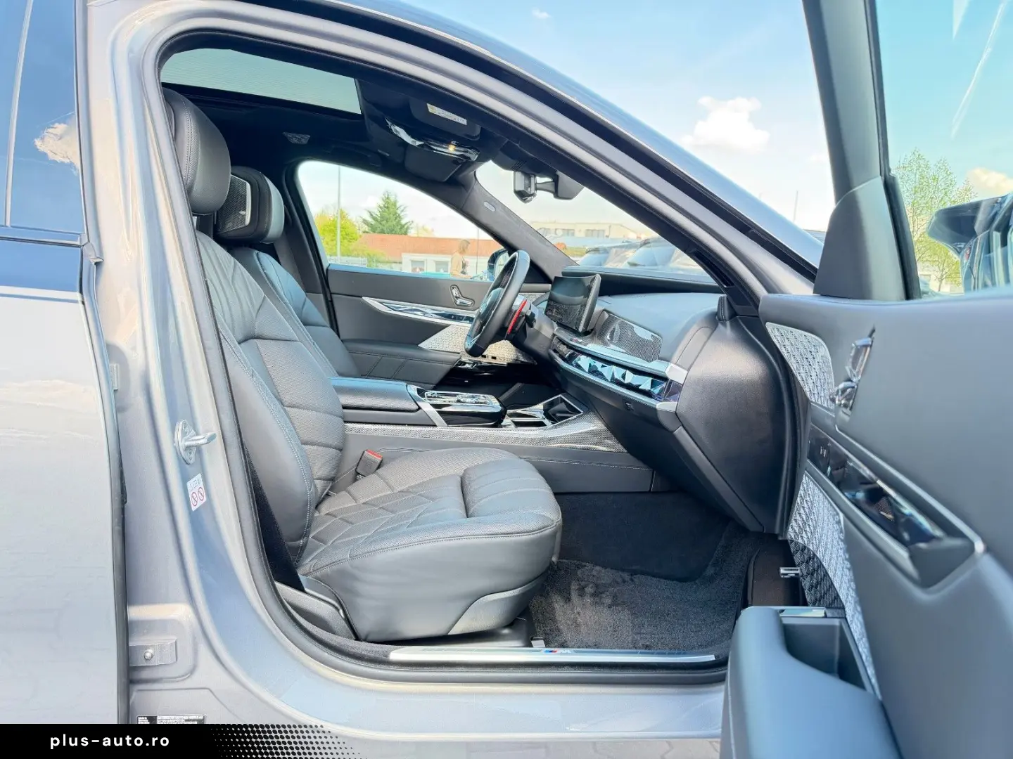 BMW M760e xDrive Two Tone Individual 3xTV SkyLounge