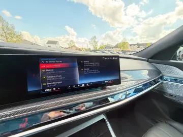 BMW M760e xDrive Two Tone Individual 3xTV SkyLounge