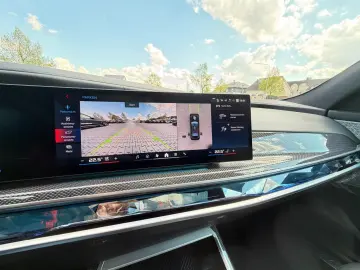 BMW M760e xDrive Two Tone Individual 3xTV SkyLounge