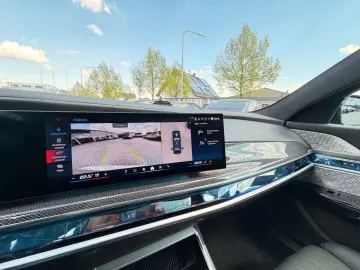 BMW M760e xDrive Two Tone Individual 3xTV SkyLounge