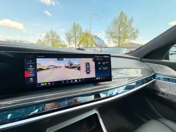 BMW M760e xDrive Two Tone Individual 3xTV SkyLounge