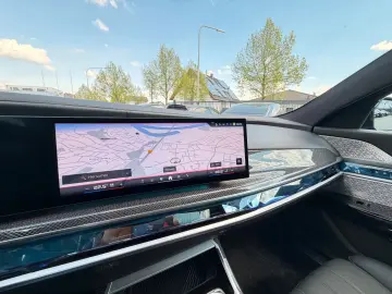 BMW M760e xDrive Two Tone Individual 3xTV SkyLounge