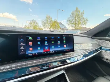 BMW M760e xDrive Two Tone Individual 3xTV SkyLounge