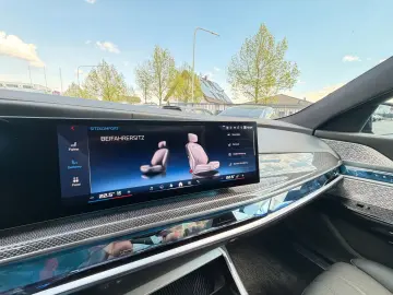 BMW M760e xDrive Two Tone Individual 3xTV SkyLounge