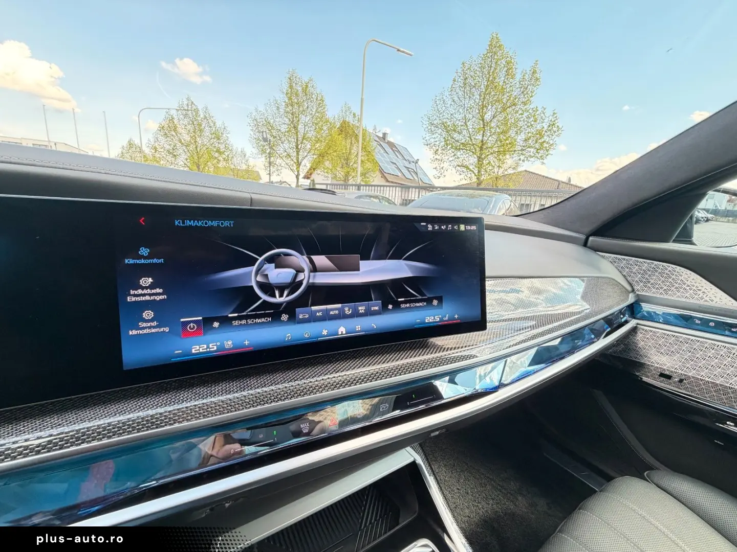 BMW M760e xDrive Two Tone Individual 3xTV SkyLounge