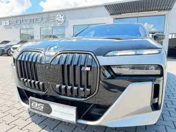 BMW M760e xDrive Two Tone Individual 3xTV SkyLounge