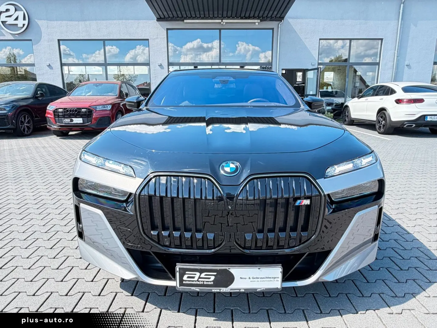 BMW M760e xDrive Two Tone Individual 3xTV SkyLounge