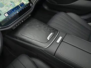 MERCEDES-BENZ E 450 d 4M T AMG Line AHK Standhz. Dis&hellip;