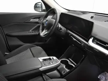 BMW X1 xDrive25e PANO HUD DA  AHK H K PA  SpoSi MEMO