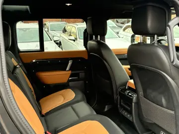 LAND ROVER DEFENDER 110  X-DYNAMIC HSE  D300 AWD