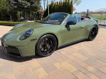 PORSCHE 911 Carrera GTS T-Hybrid Cabriolet