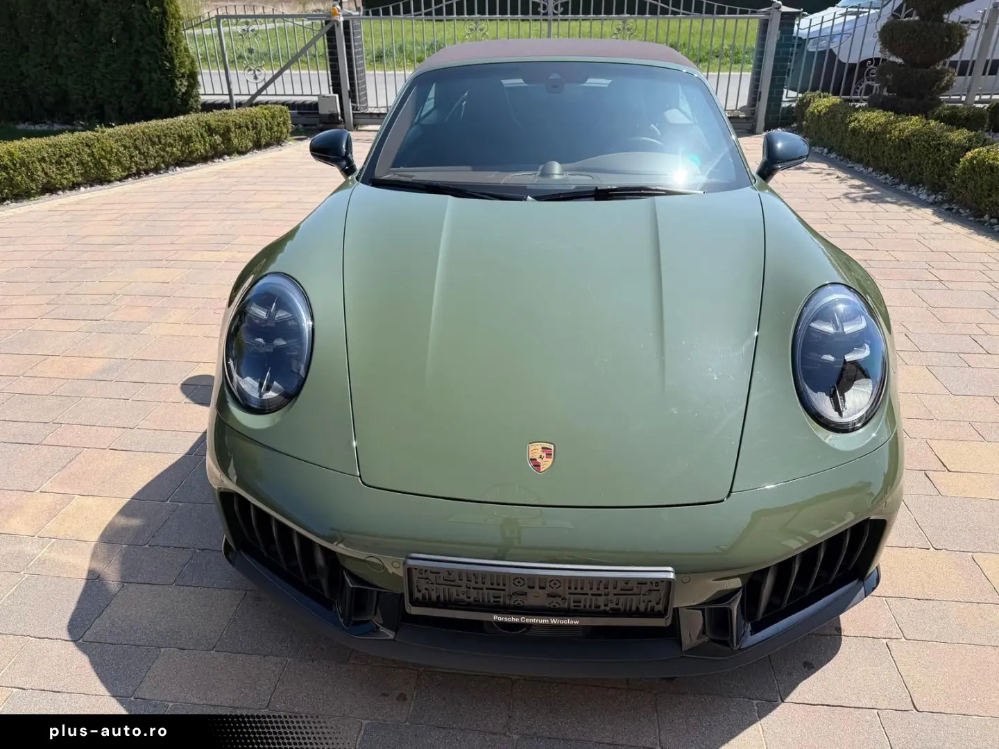 PORSCHE 911 Carrera GTS T-Hybrid Cabriolet