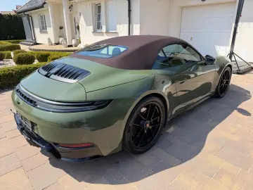 PORSCHE 911 Carrera GTS T-Hybrid Cabriolet