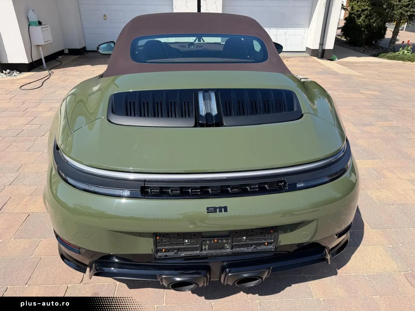 PORSCHE 911 Carrera GTS T-Hybrid Cabriolet