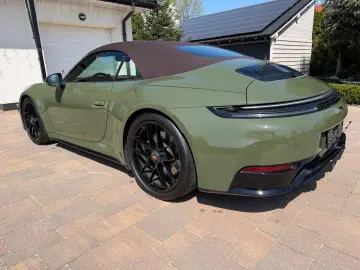 PORSCHE 911 Carrera GTS T-Hybrid Cabriolet