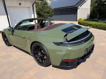 PORSCHE 911 Carrera GTS T-Hybrid Cabriolet