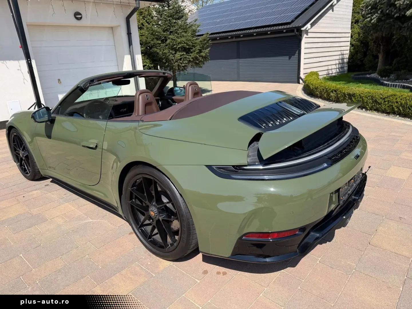 PORSCHE 911 Carrera GTS T-Hybrid Cabriolet