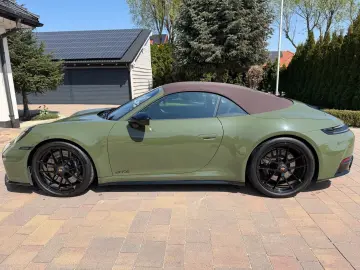 PORSCHE 911 Carrera GTS T-Hybrid Cabriolet