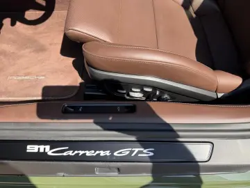 PORSCHE 911 Carrera GTS T-Hybrid Cabriolet