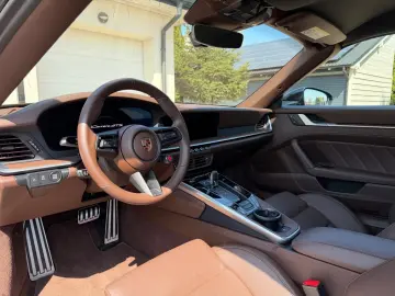 PORSCHE 911 Carrera GTS T-Hybrid Cabriolet