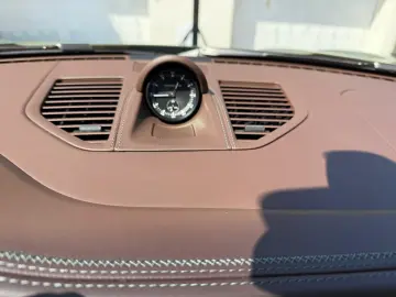 PORSCHE 911 Carrera GTS T-Hybrid Cabriolet