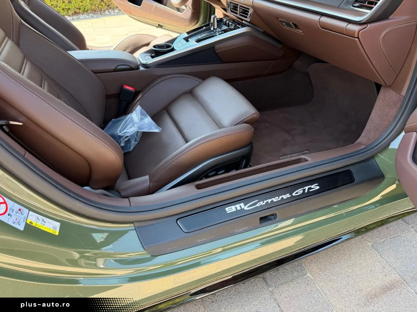 PORSCHE 911 Carrera GTS T-Hybrid Cabriolet