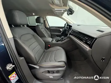 VW Touareg 3.0 TDI 4M Elegance  AHK  LUFTFD  CAM HE