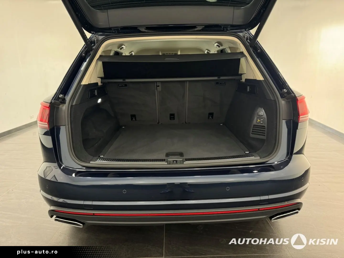 VW Touareg 3.0 TDI 4M Elegance  AHK  LUFTFD  CAM HE