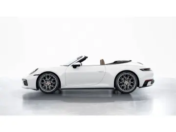 PORSCHE 992 Carrera Cabriolet BOSE 90L SportDesign ACC