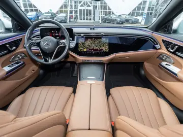 MERCEDES-BENZ E 200 Limousine Pano SpurW W-Paket Key&hellip;