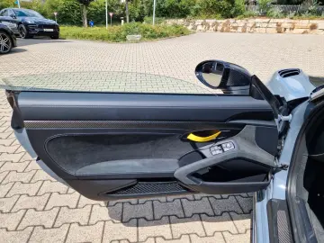 PORSCHE 718 Cayman GT4 RS Weissach-Paket   Liftsystem
