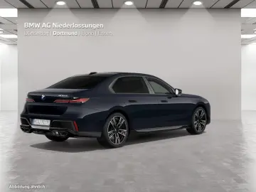 BMW M760e xDrive Limousine M Sport Massage Kamera