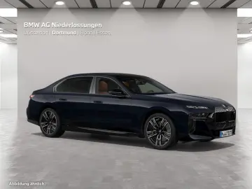 BMW M760e xDrive Limousine M Sport Massage Kamera