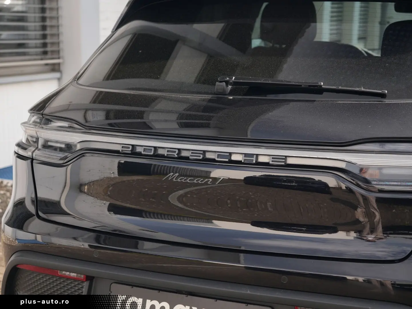 PORSCHE Macan T LUFTF.-PANO-SPORTABGAS.-20 S-VOLL-LEDER