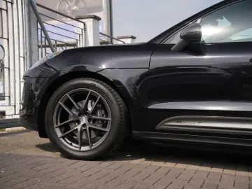 PORSCHE Macan T LUFTF.-PANO-SPORTABGAS.-20 S-VOLL-LEDER